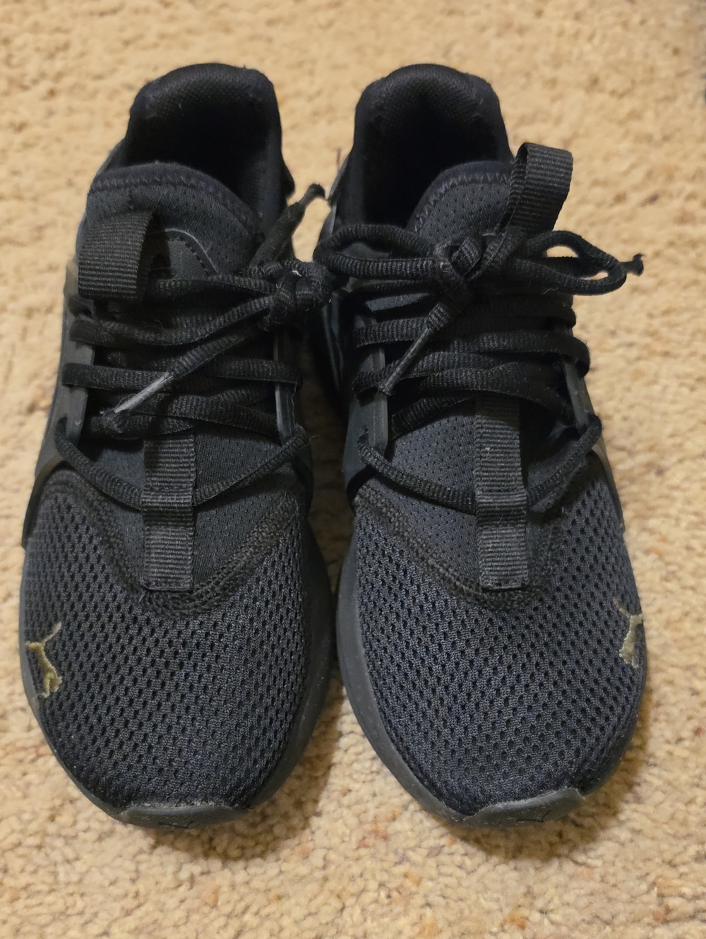 Kids PUMA sneakers